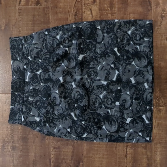 Stretch pencil skirt - Picture 1 of 4